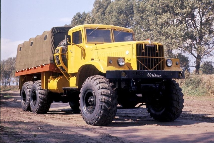 КрАЗ-255Б1 (6X6)