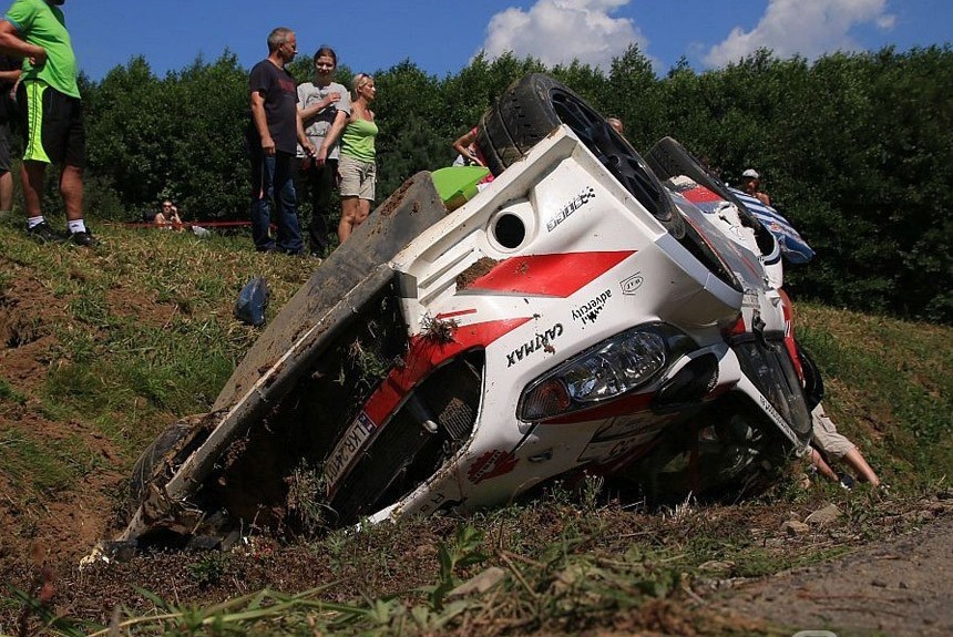 Жешувская бойня: на польском этапе чемпионата Европы по ралли разбили больше десятка машин!