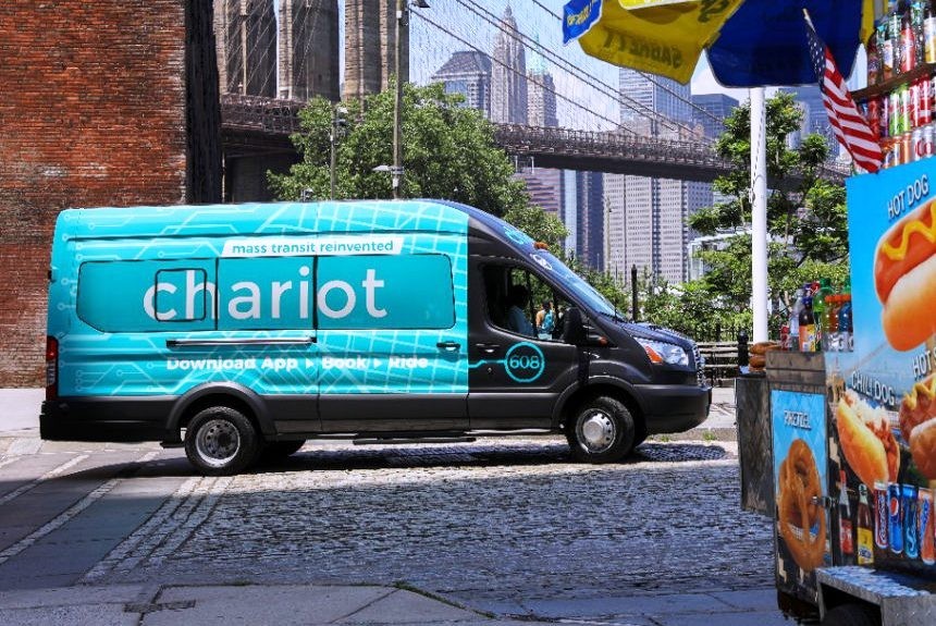 Пассажир подскажет дорогу: как работают маршрутки Chariot в Нью-Йорке?