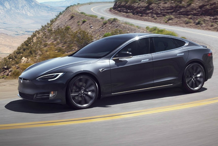 Tesla снизила цены на хэтчбек Model S и кроссовер Model X