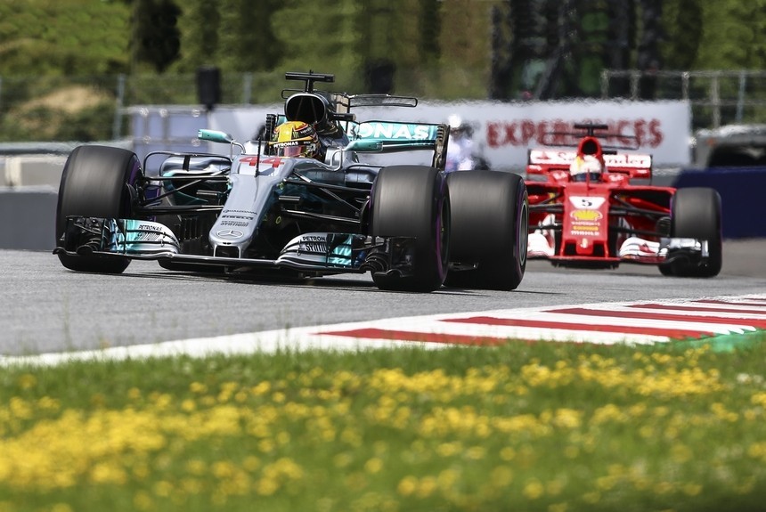 «Как по маслу». Команда Mercedes обвела Ferrari и FIA вокруг пальца?