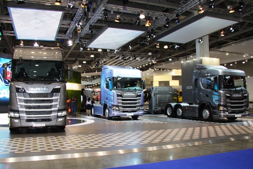 Самые большие: знакомимся с тяжелыми грузовиками на выставке Комтранс-2017