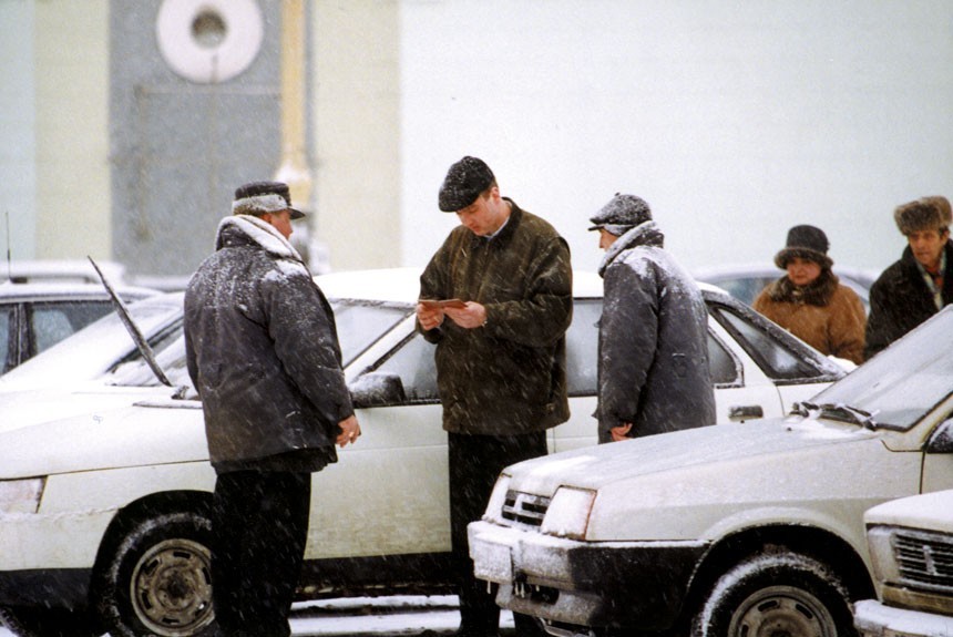 Парказм крепчал: личный опыт на платных парковках Москвы 2000 года