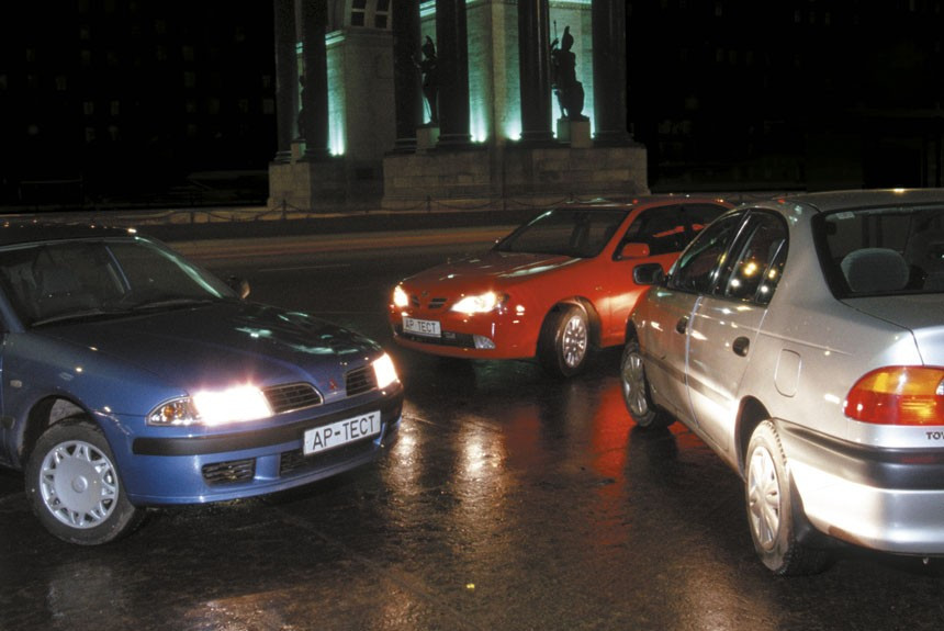 Два года спустя: сравниваем седаны Mitsubishi Carisma, Nissan Primera и Toyota Avensis