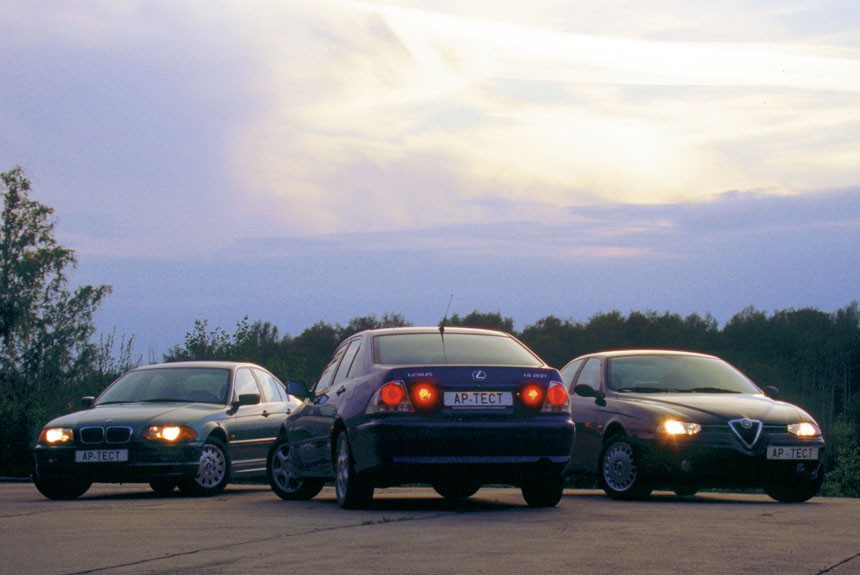 Третье измерение: седаны Lexus IS200, BMW 320i и Alfa Romeo 156 Twin Spark