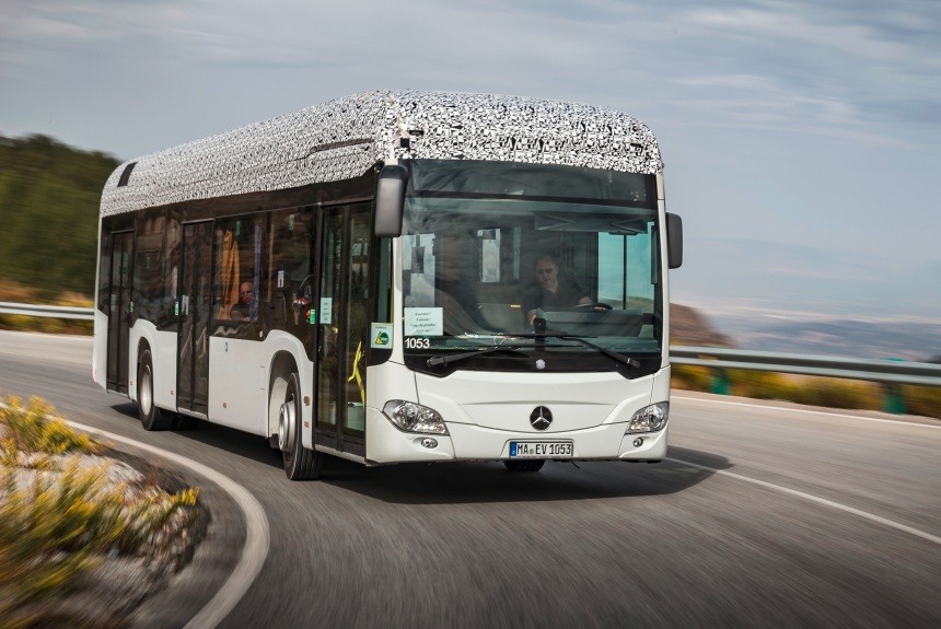 Батареи под камуфляжем: Mercedes представил первый электробус
