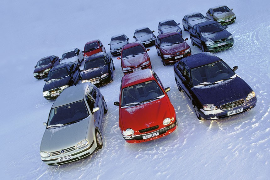 Какой из шестнадцати автомобилей гольф-класса наиболее пригоден для русской зимы?