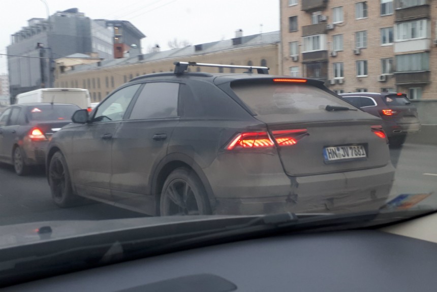 Audi Q8 на улицах Москвы