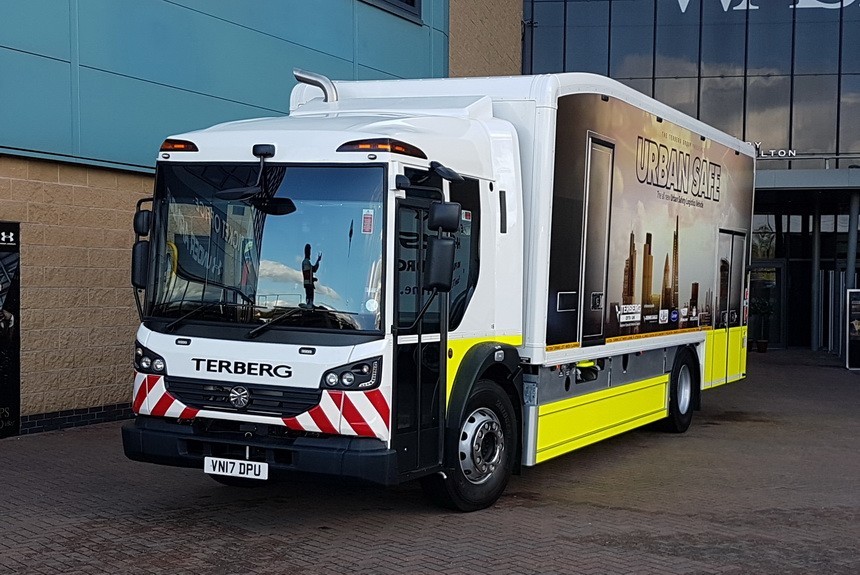 Terberg для Англии: развозной фургон на базе мусоровоза