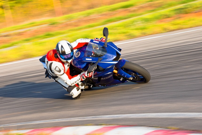 Маленькая злоба: тест мотоцикла Yamaha YZF-R6