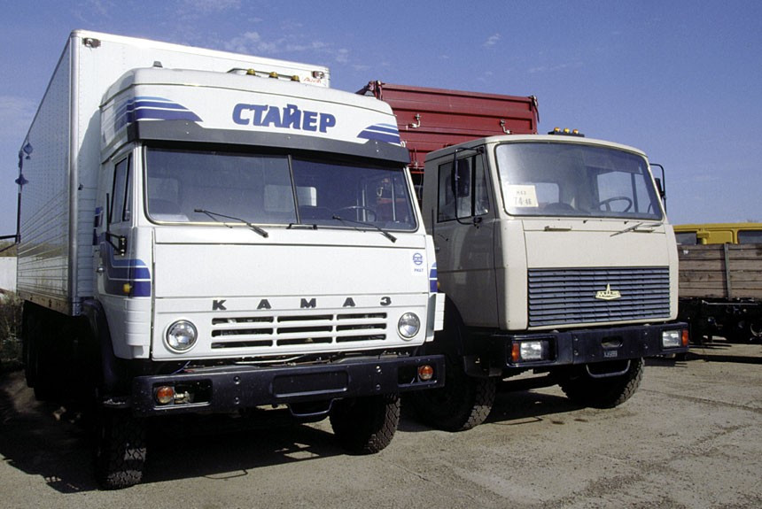 Фёдор Лапшин знакомится с грузовиком КамАЗ-53229 с высокой кабиной Стайер фирмы РИАТ