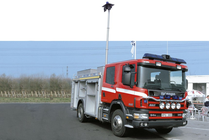 Знакомимся с пожарным грузовиком Scania P94DB 310 4x2