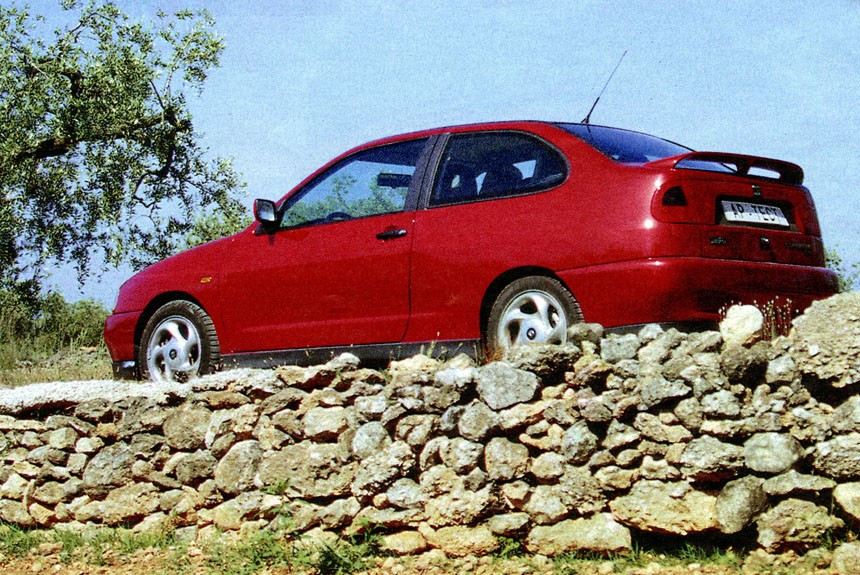 Леонид Голованов побывал на корриде. И между делом «испробовал» купе Seat Cordoba SX TDi и хэтчбек Seat Toledo 2.0 16V.