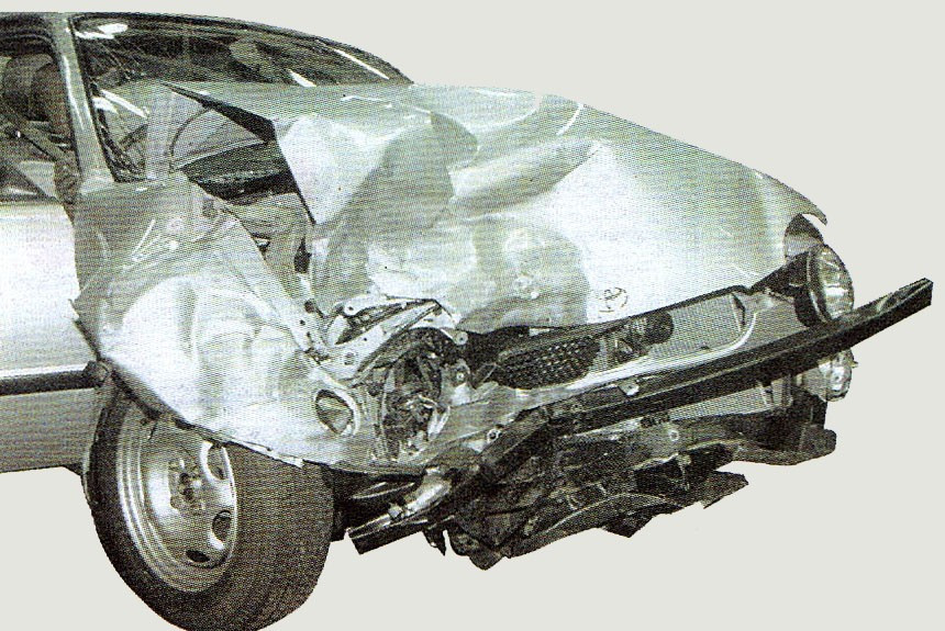 Как на полигоне фирмы Toyota проверяют автомобили на пассивную безопасность?