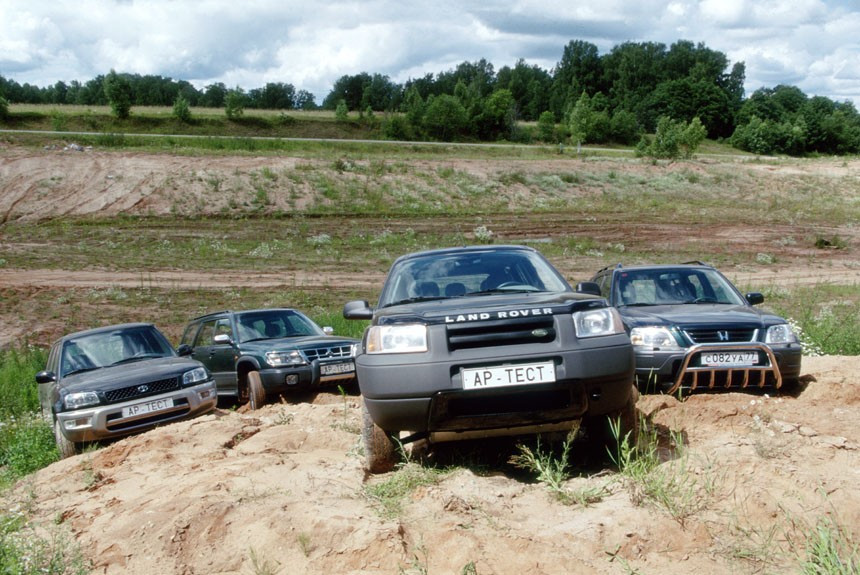 Новый Land Rover Freelander против конкурентов: Toyota RAV4, Subaru Forester и Honda CR-V