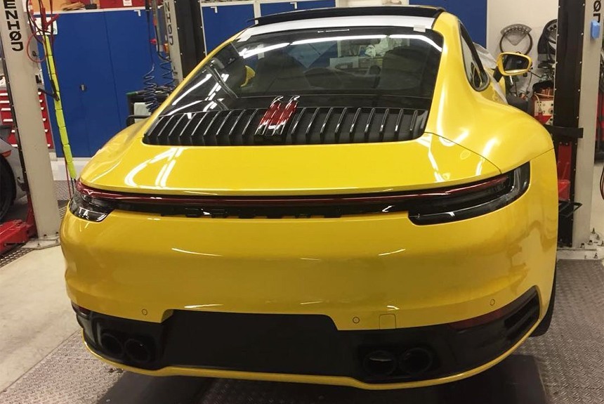 Porsche 911 следующего поколения засветился без маскировки