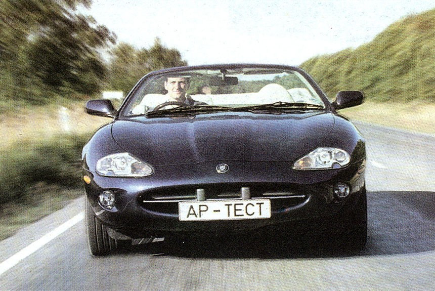 Как приручить кабриолет Jaguar XK8? Рассказывает Михаил Подорожанский