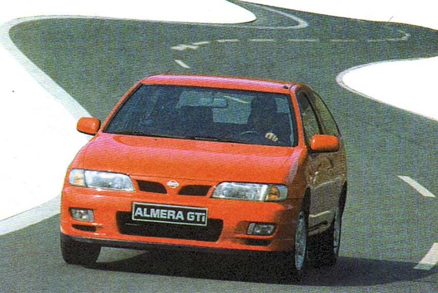 Два литра под капотом: короткое знакомство с хот-хэтчем Nissan Almera GTi