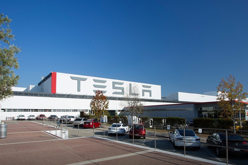 Tesla оштрафована за загрязнение окружающей среды