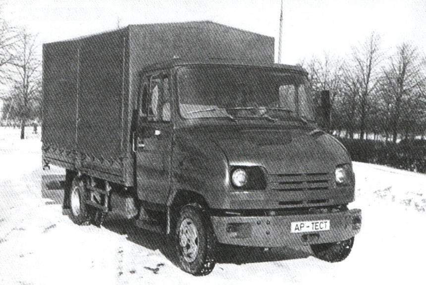 Знакомимся с малотоннажным грузовиком ЗиЛ-53012