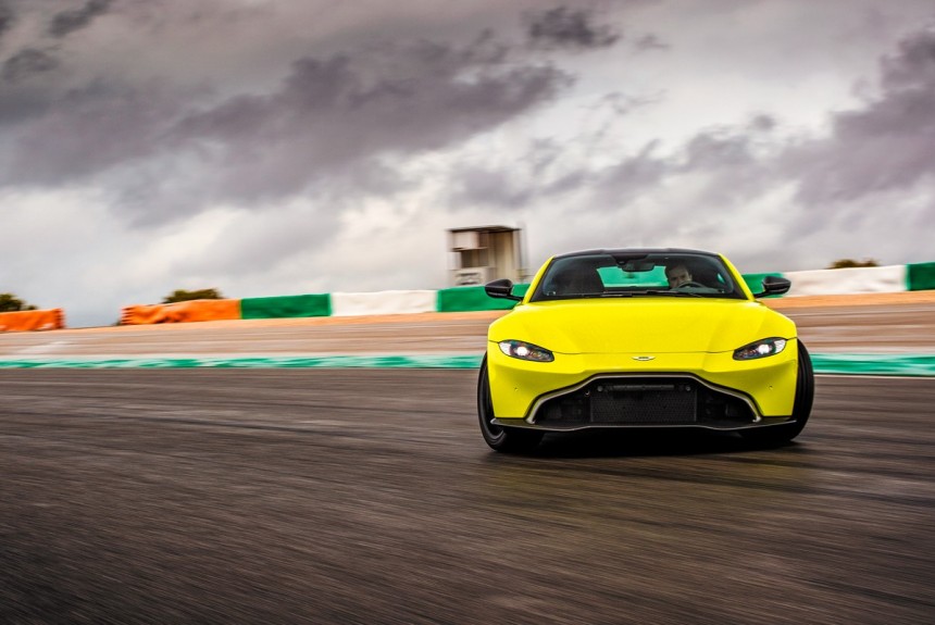 Автомобильный Brexit: новый Aston Martin Vantage