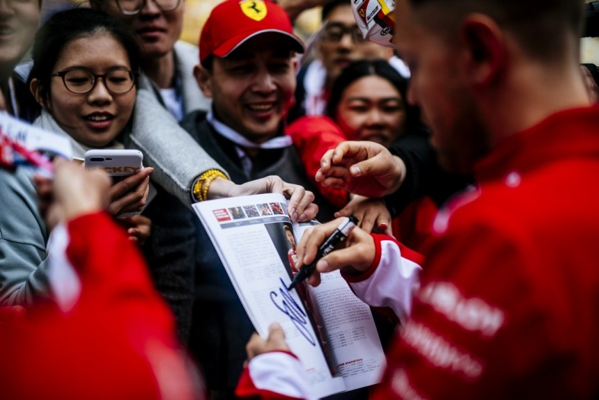 Красный Китай: Ferrari сильнее Мерседеса в шанхайской квалификации Формулы-1 