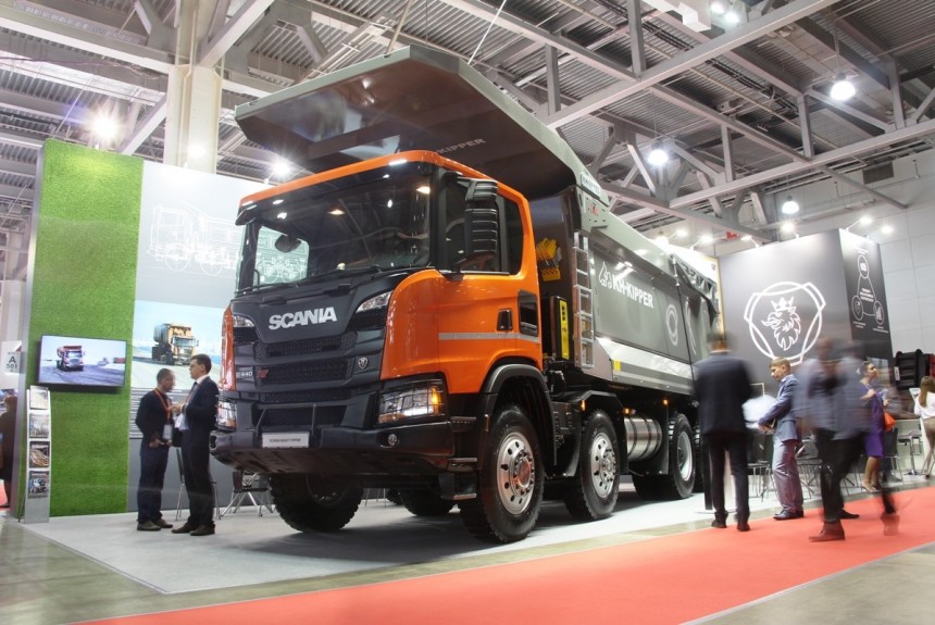Горные самосвалы Scania, Volvo и Tatra на выставке MiningWorld 2018