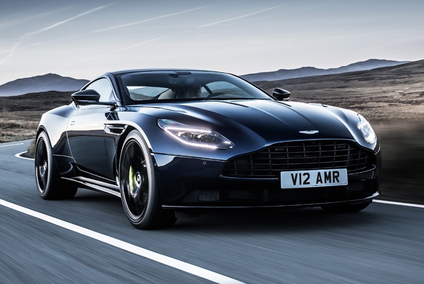 Спорткар Aston Martin DB11 AMR возглавил семейство