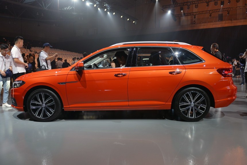 Представлен новый хэтчбек-переросток Volkswagen Gran Lavida