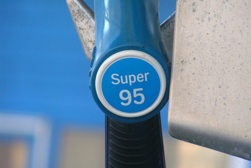 Бензиновые войны: когда прекратится рост цен на топливо?