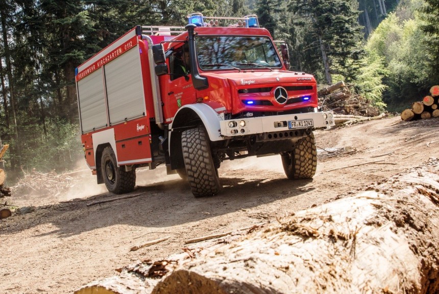 Универсальный огнеборец: в Германии построили Unimog для тушения лесных пожаров