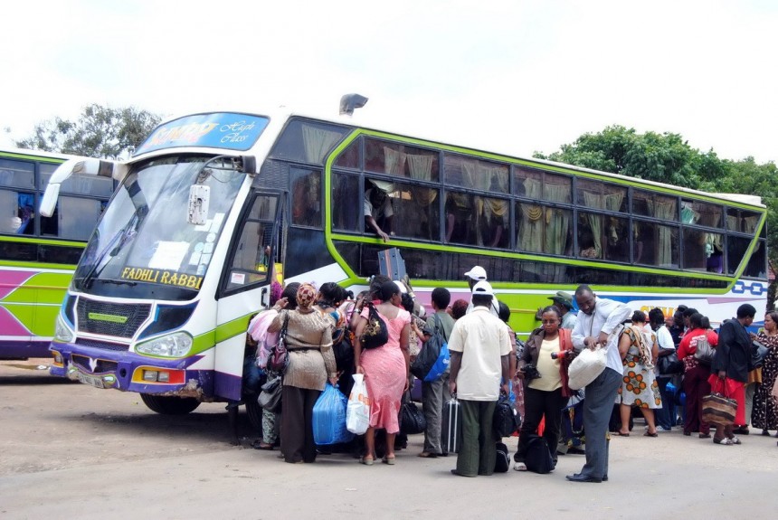 Автобусы для Уганды: пассажирский Паук и другие