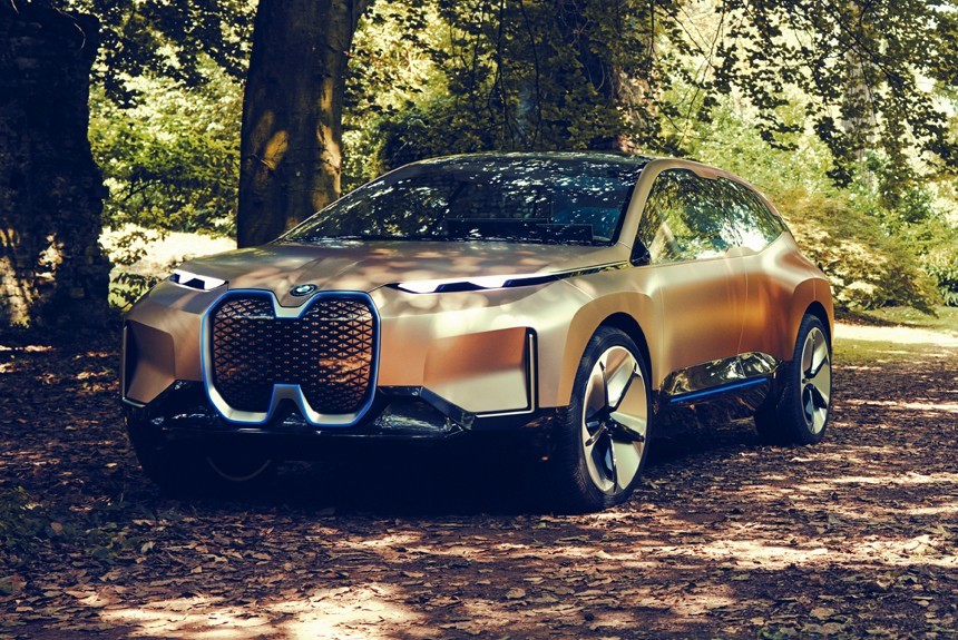 Кроссовер BMW Vision iNext показал будущее марки