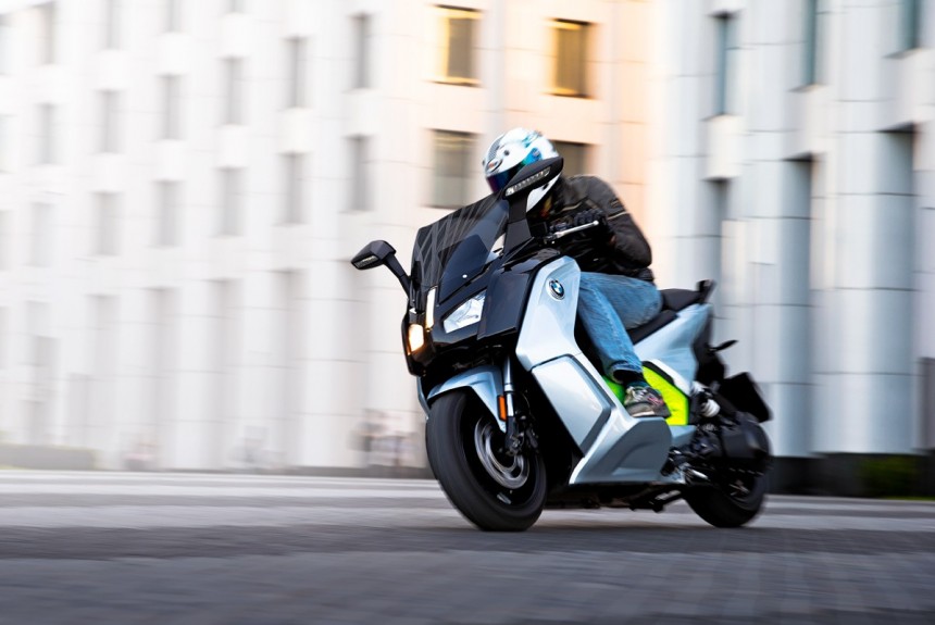 Макси-скутер BMW C evolution: электрического будущего придется еще подождать?
