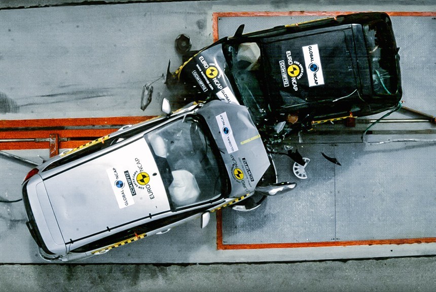Парный краш-тест Global NCAP: старая Fiesta против новой