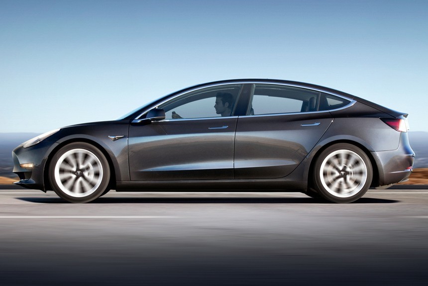 Tesla Model 3 стала доступнее: появилась новая версия