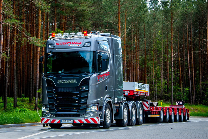 Первый сверхтяжелый тягач Scania нового поколения продан в Польше