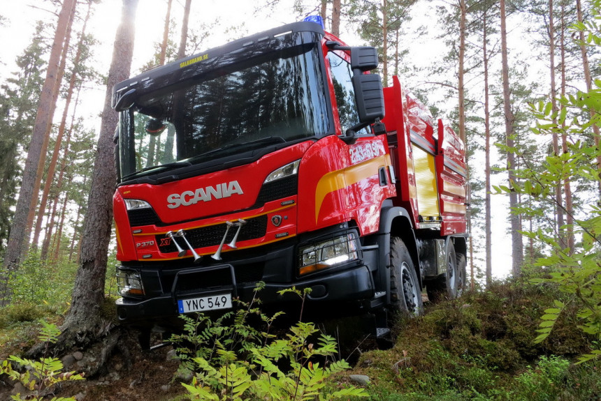 Scania XT примерила красный мундир