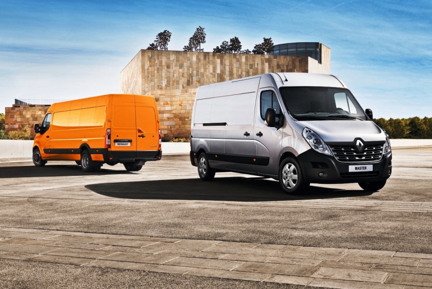 В России появятся легкие версии фургонов Renault Master