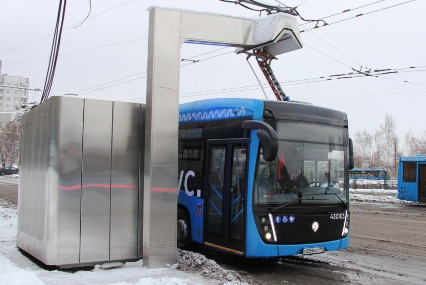 КАМАЗ поставит в столицу еще сотню электробусов, а ЛиАЗ — новые автобусы