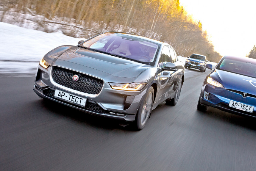 Супертест EV против ДВС: Jaguar I-Pace, Tesla Model X или BMW X5 M50d?