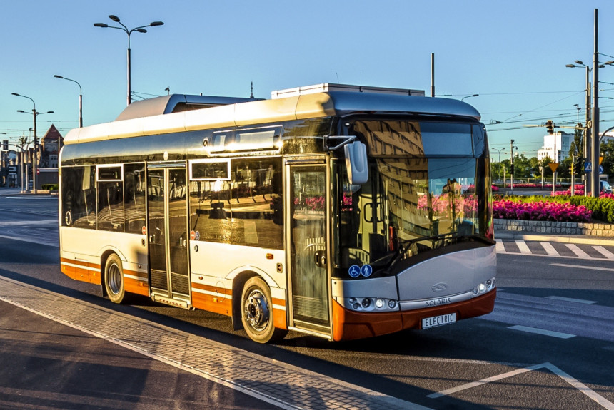 В Париже появятся компактные электробусы Solaris