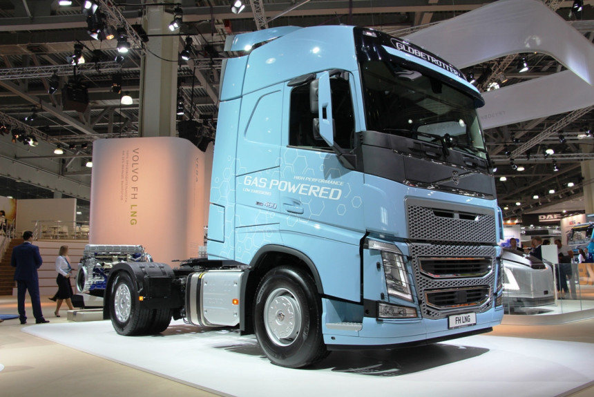 Газ и электричество: европейские грузовики на выставке Комтранс