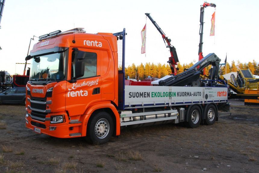 В Финляндии появилась газовая Scania с электрическим краном-манипулятором