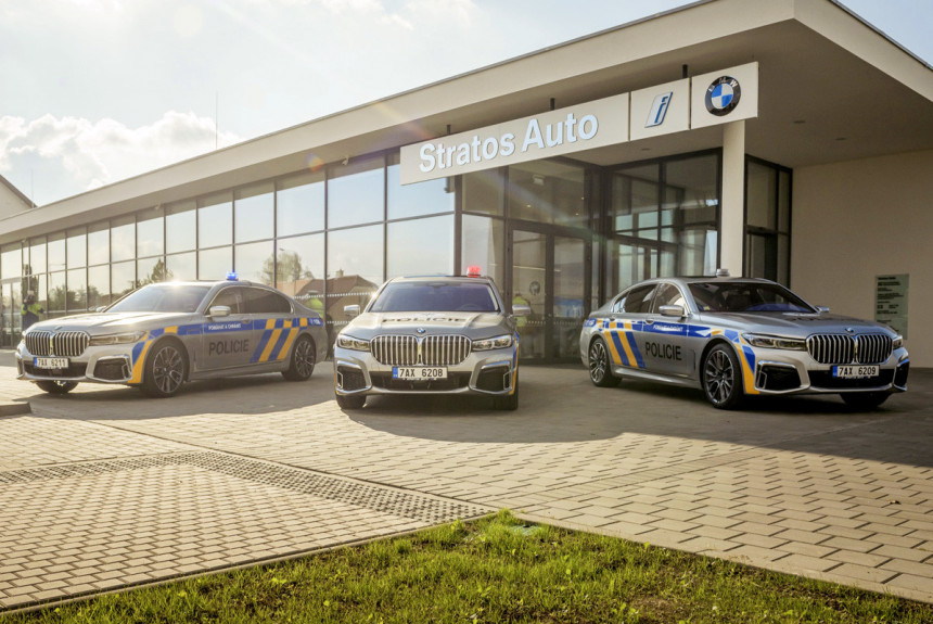 Дайджест дня: «семерка» BMW в полиции, Возняк об автопилоте и другие события индустрии