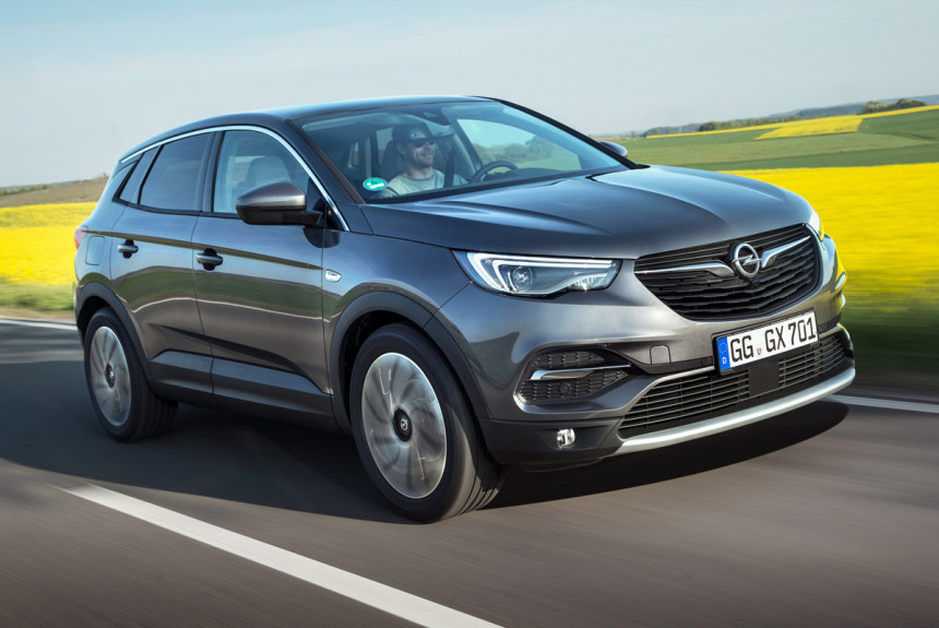 Кроссовер Opel Grandland X: объявлены цены в России