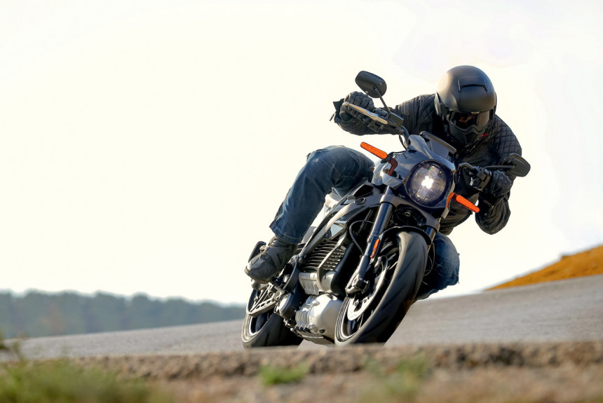 Электрическая лестница в будущее. Harley-Davidson LiveWire: начало конца эпохи ДВС на мотоциклах?