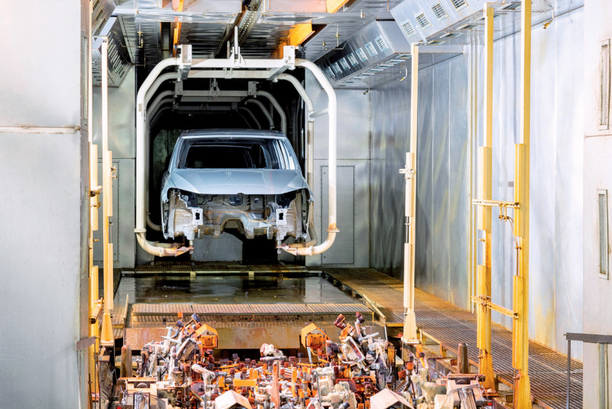 Находим восковые фигуры на автозаводе концерна Volkswagen