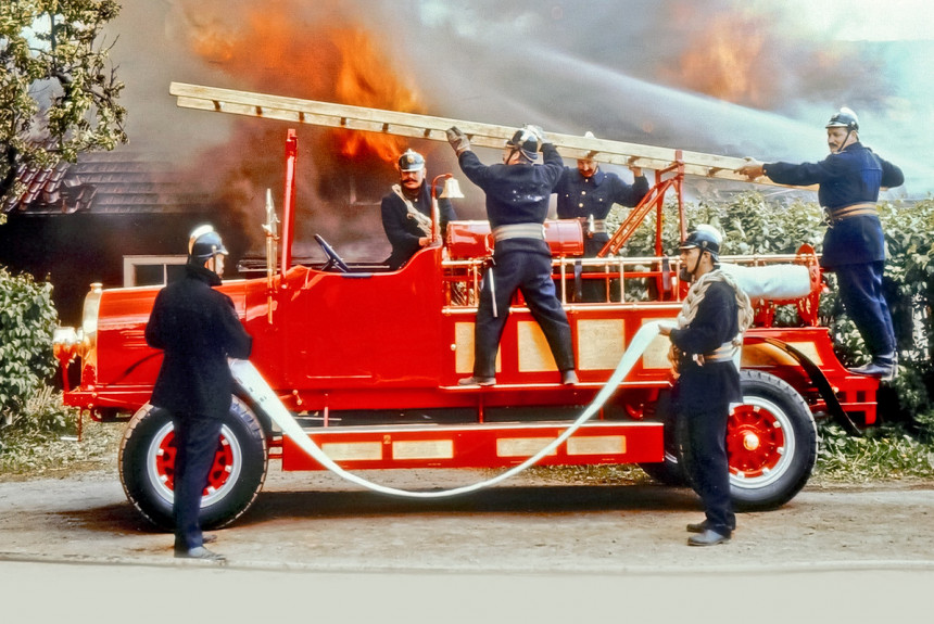 Брандмейстеры: рассказываем о пожарных олдтаймерах в автомобильных музеях Европы