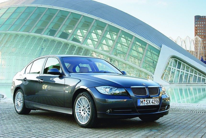 Без права на ошибку: знакомимся с BMW третьей серии, которая теперь носит индекс Е90